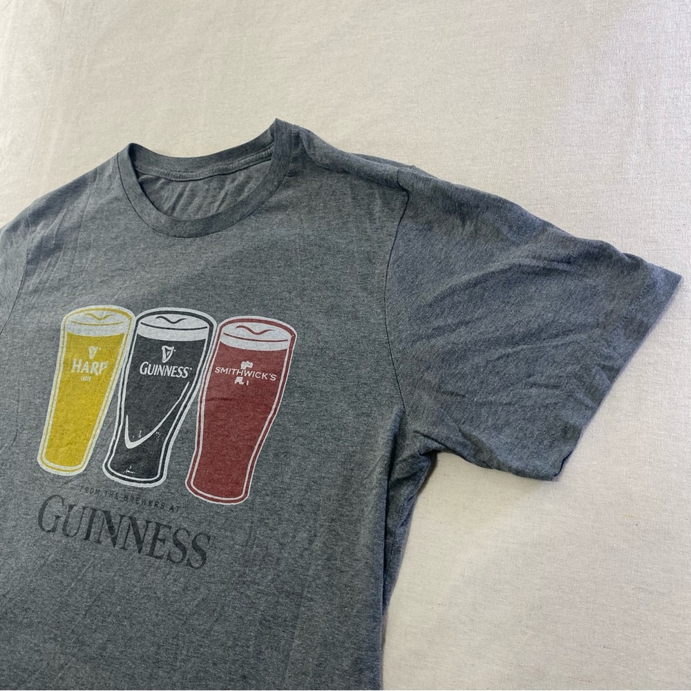 Guinness T-Shirt Charcoal Gray Graphic Print Size L~ - Picture 2 of 9